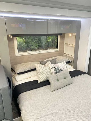 Avida Topaz CV7054SL bedroom
